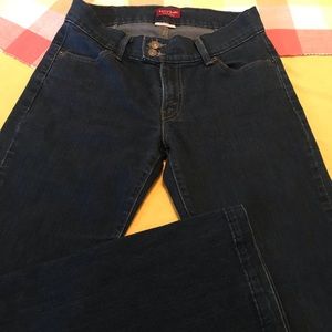 Lady Levi boot cut jeans